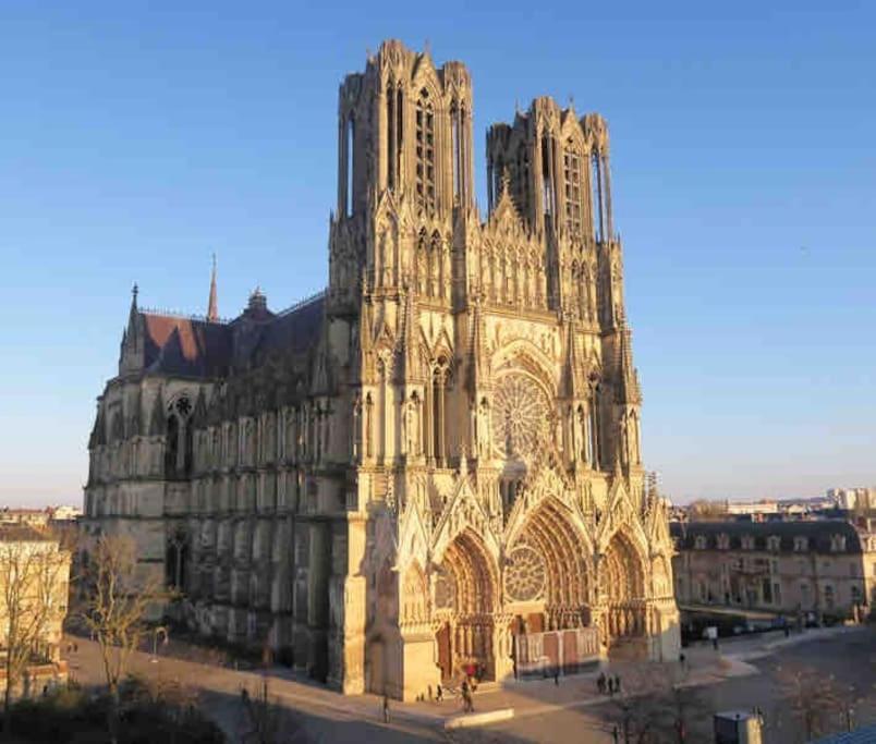 Cathedrale/Cossu/Confortable/Spacieux Реймс Экстерьер фото
